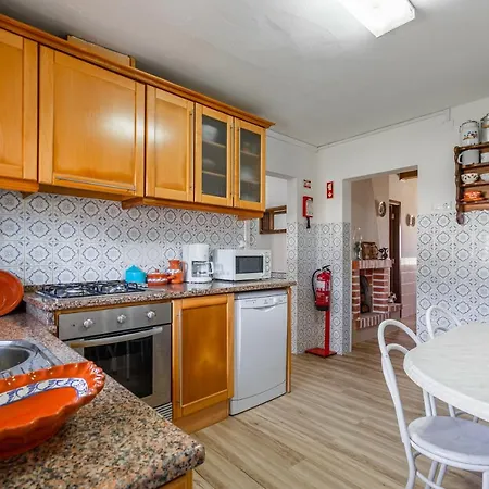 Casa Da Varzinha أدوس كونهادوس